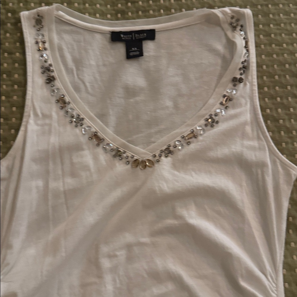 White House black market embellished tank - Picture 2 of 6